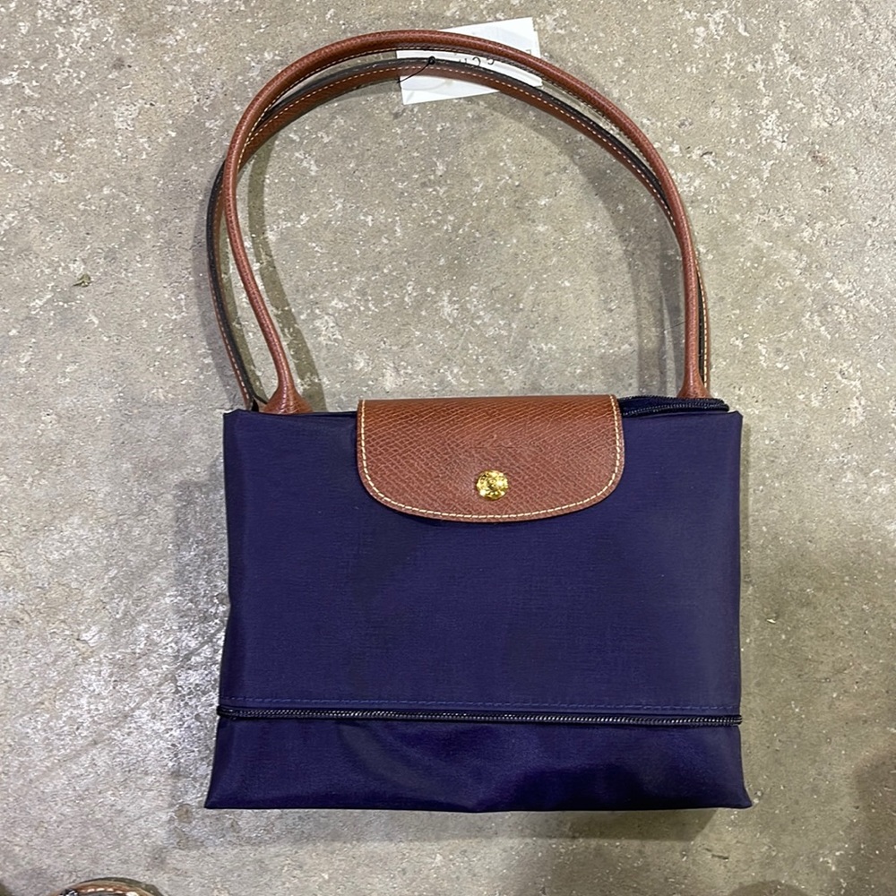 Purple Longchamp claspable tote